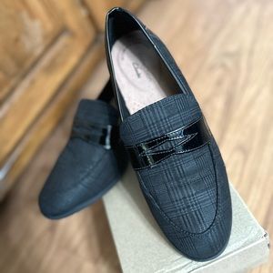 Clarks Women’s Trish Rose Loafer 8